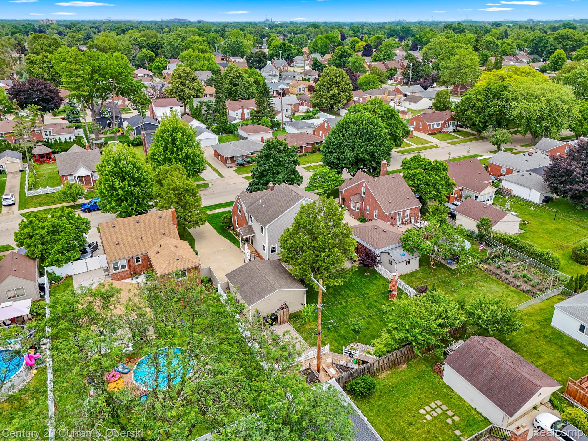 Allen Park, Michigan, 48101, United States, 4 Bedrooms Bedrooms, ,4 BathroomsBathrooms,Residential,For Sale,1982178