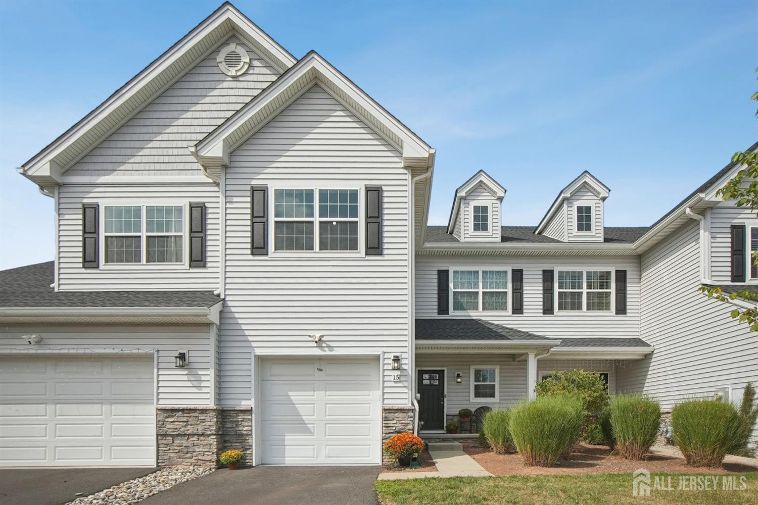 Franklin Twsp, New Jersey, 08873, United States, 2 Bedrooms Bedrooms, ,3 BathroomsBathrooms,Residential,For Sale,2003285