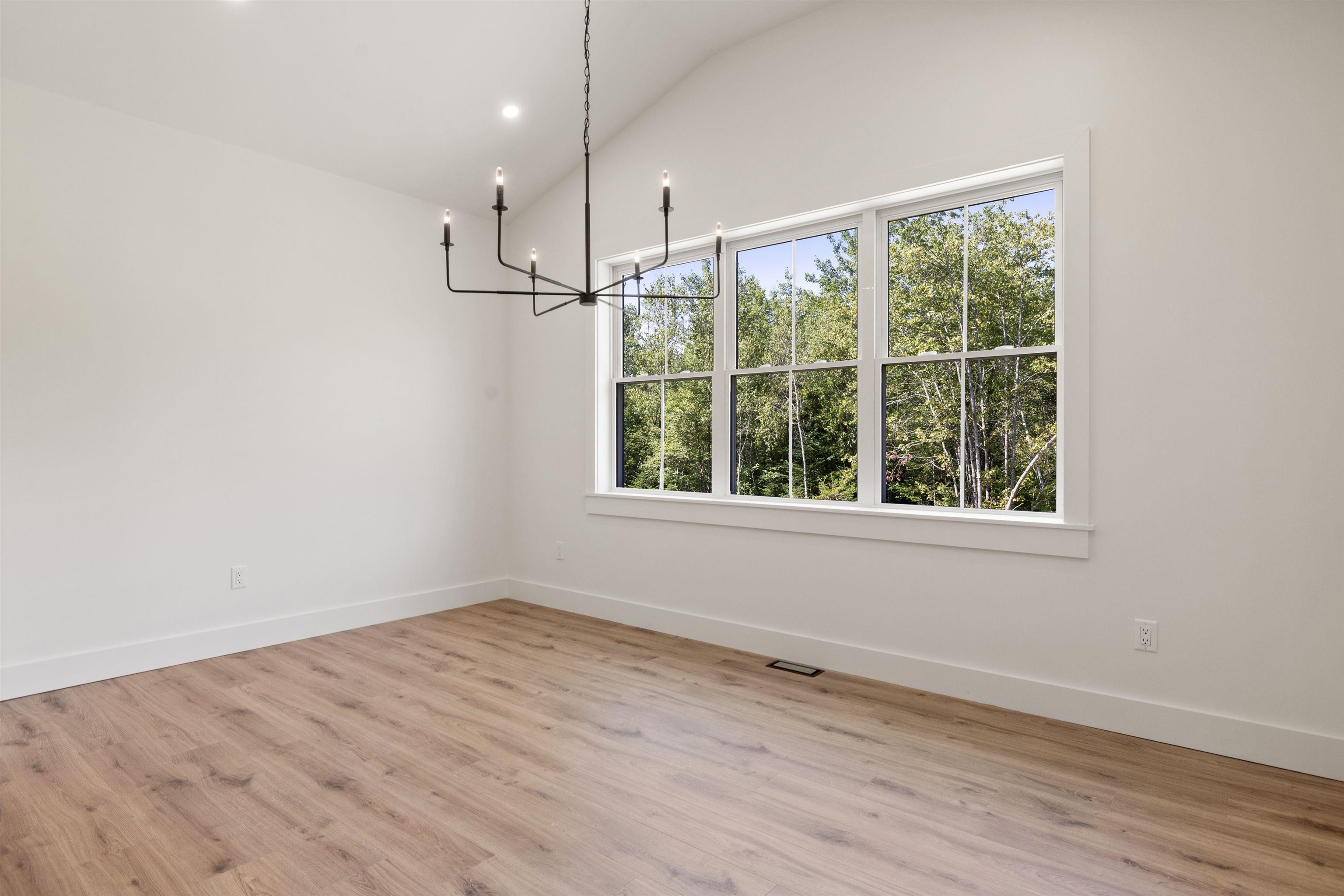 Sunapee, New Hampshire, 03782, United States, 4 Bedrooms Bedrooms, ,3 BathroomsBathrooms,Residential,For Sale,1918576