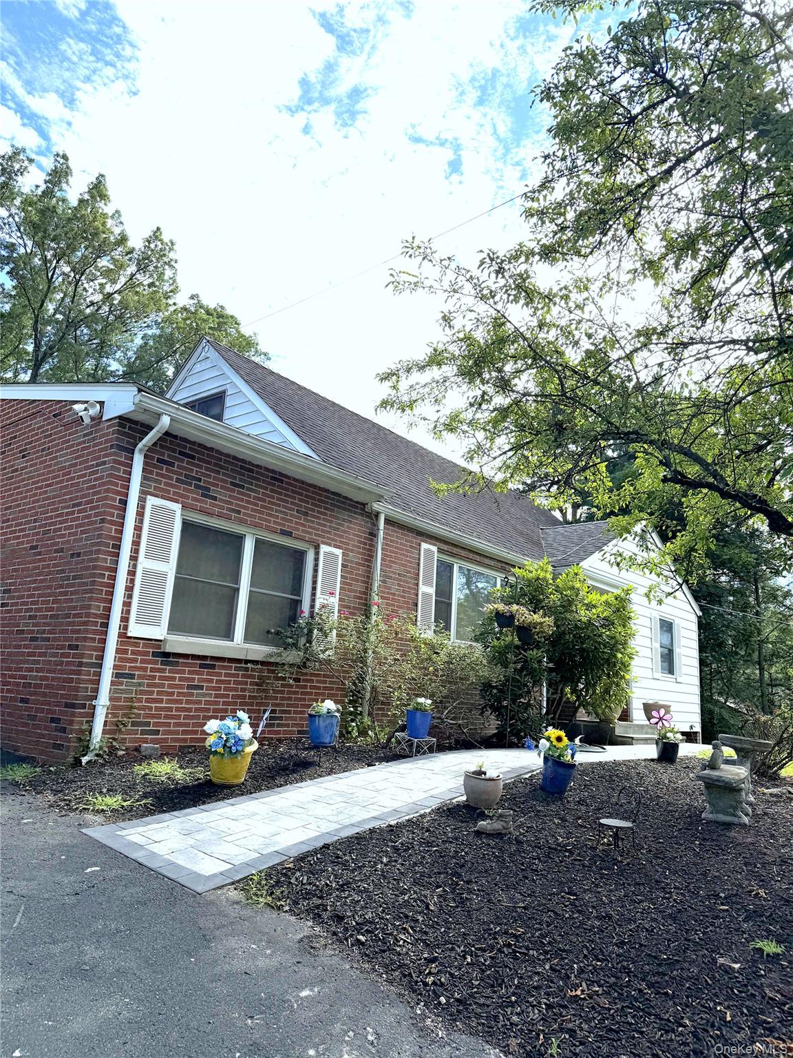 New City, New York, 10956, United States, 4 Bedrooms Bedrooms, ,3 BathroomsBathrooms,Residential,For Sale,1896333