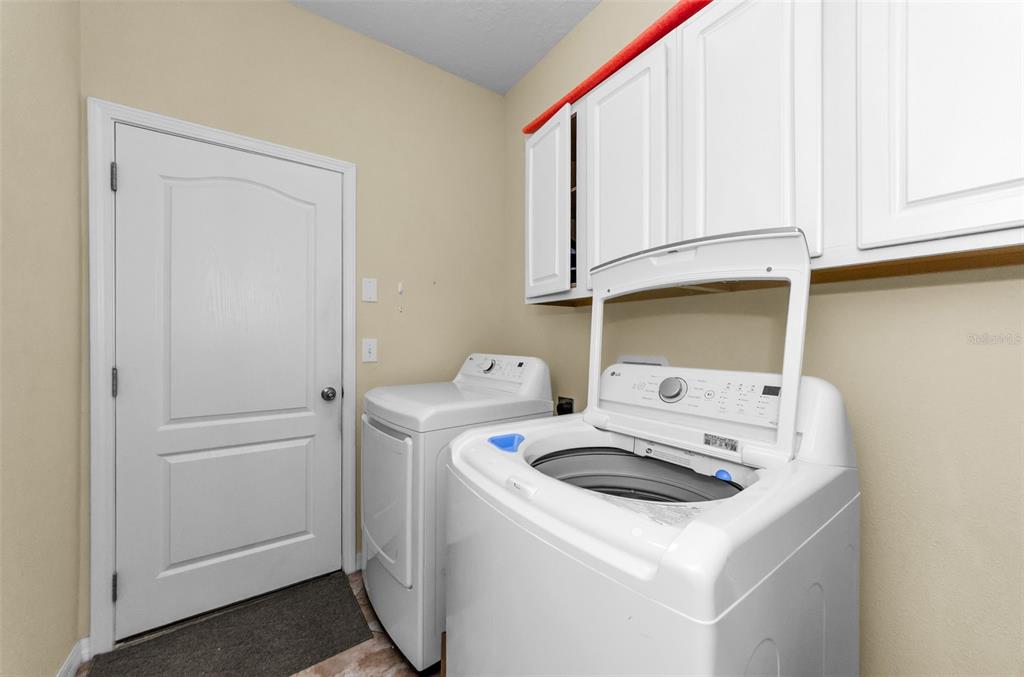 New Port Richey, Florida, 34655, United States, 4 Bedrooms Bedrooms, ,4 BathroomsBathrooms,Residential,For Sale,1954623