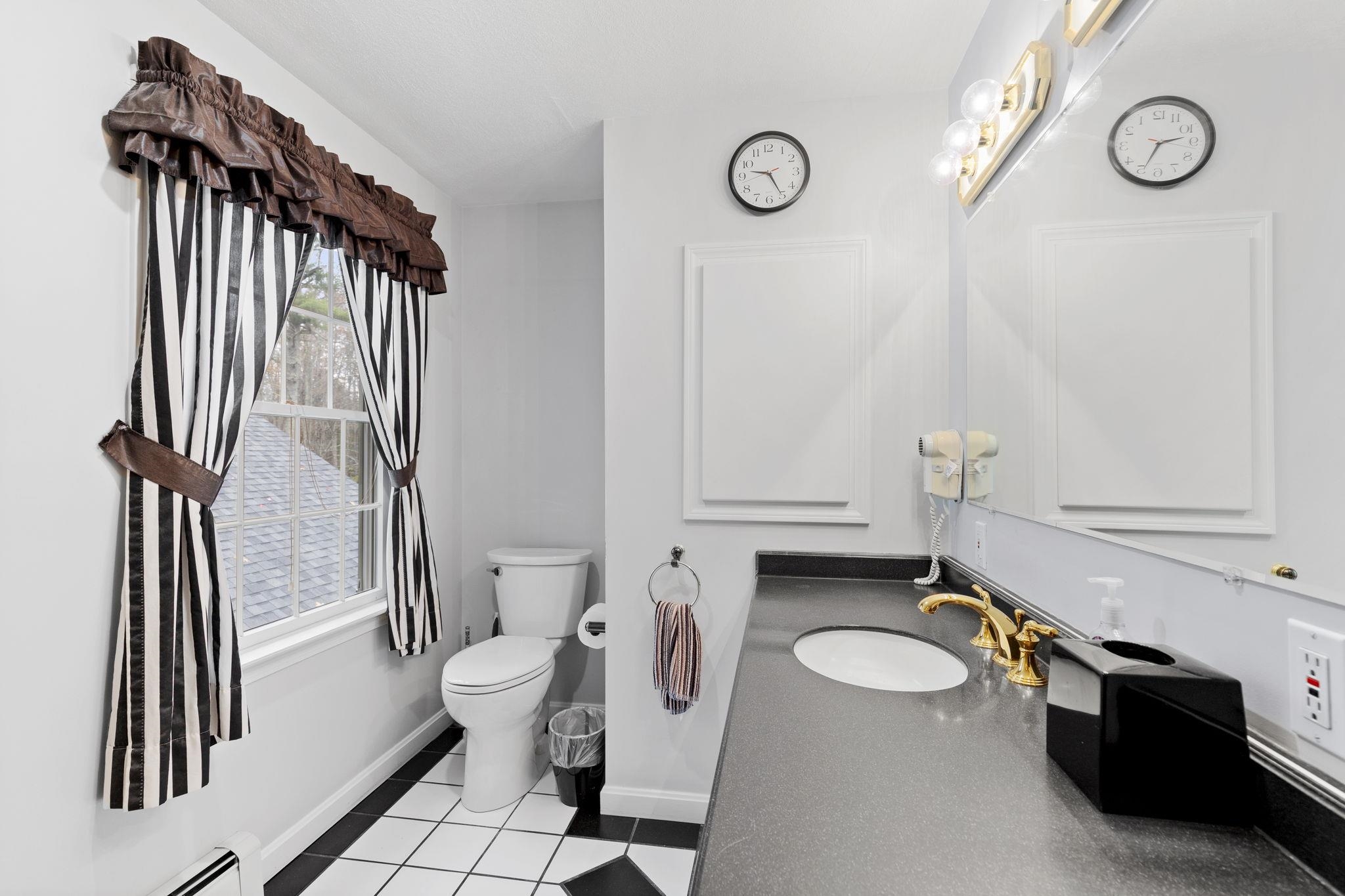 Rochester, New Hampshire, 03867, United States, 4 Bedrooms Bedrooms, ,1 BathroomBathrooms,Residential,For Sale,1985747