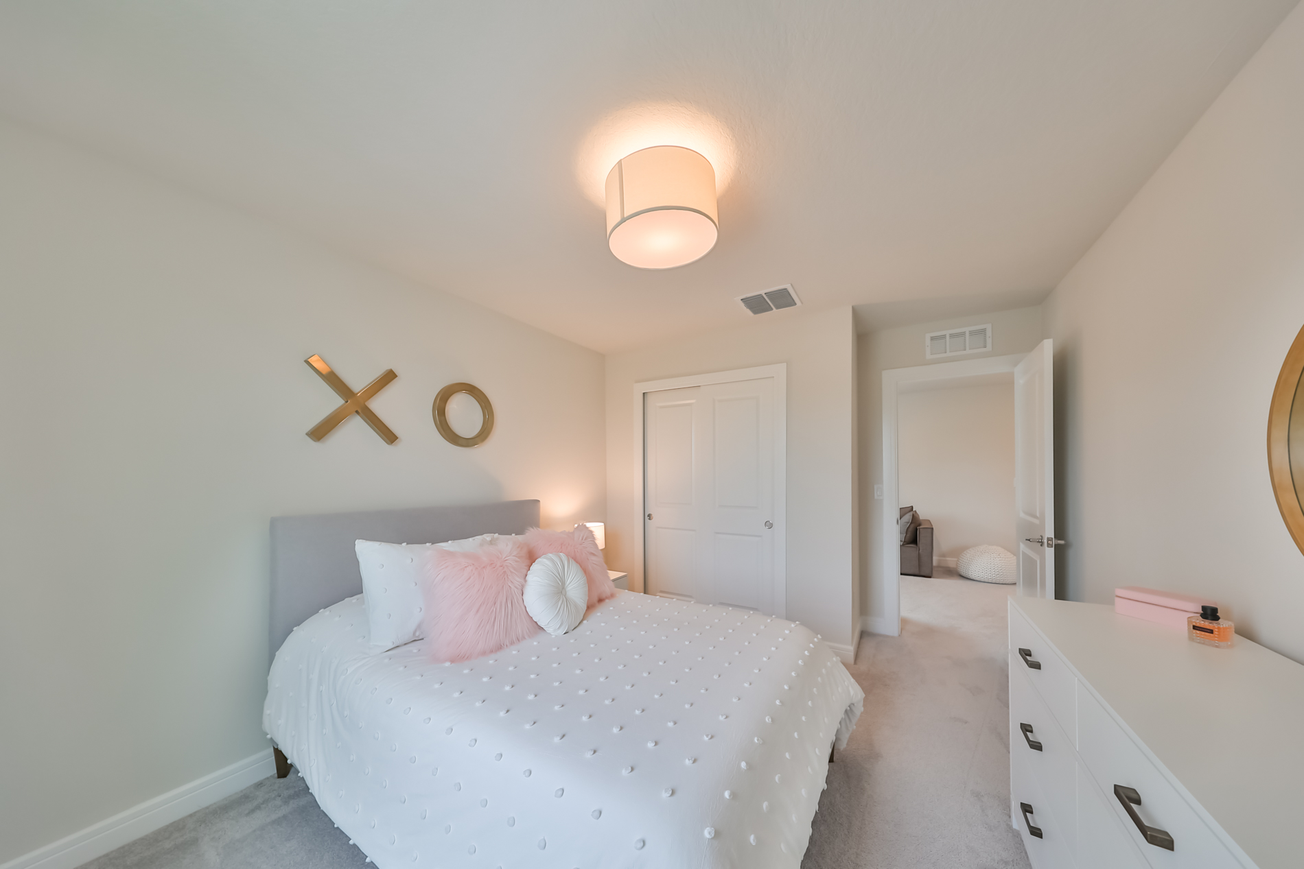 Wesley Chapel, Florida, 33545, United States, 5 Bedrooms Bedrooms, ,3 BathroomsBathrooms,Residential,For Sale,1931588