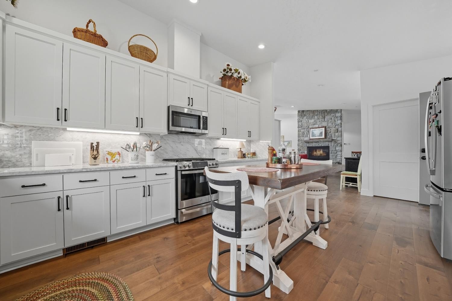 Mountain Ranch, California, 95246, United States, 4 Bedrooms Bedrooms, ,3 BathroomsBathrooms,Residential,For Sale,1976559