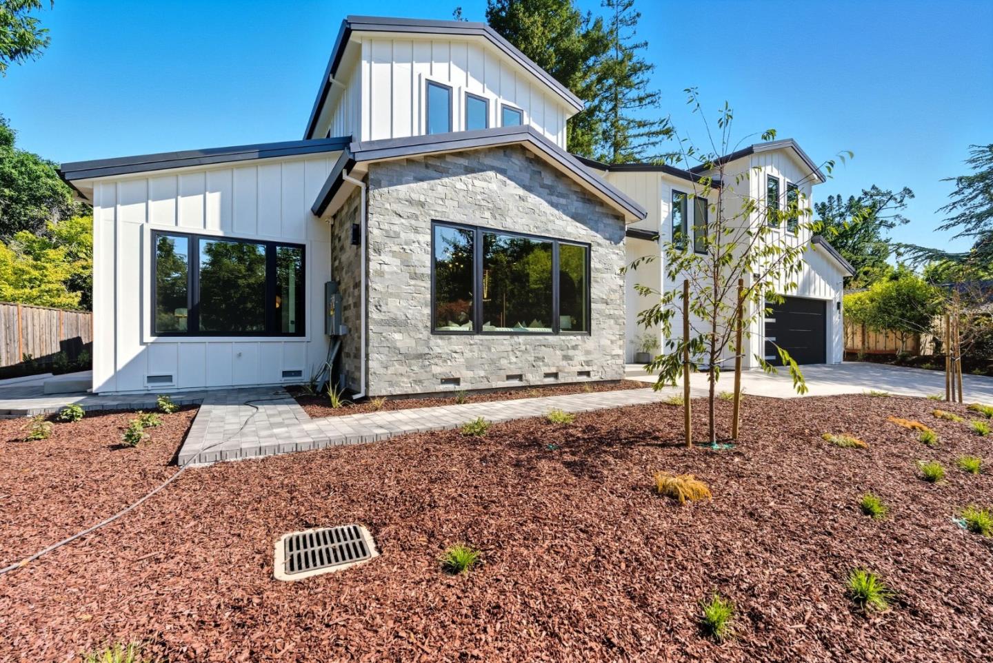 Menlo Park, California, 94025, United States, 6 Bedrooms Bedrooms, ,7 BathroomsBathrooms,Residential,For Sale,1947482