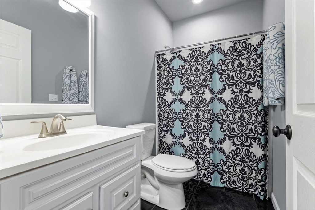 Blue Ridge, Georgia, 30513, United States, 3 Bedrooms Bedrooms, ,2 BathroomsBathrooms,Residential,For Sale,1979070