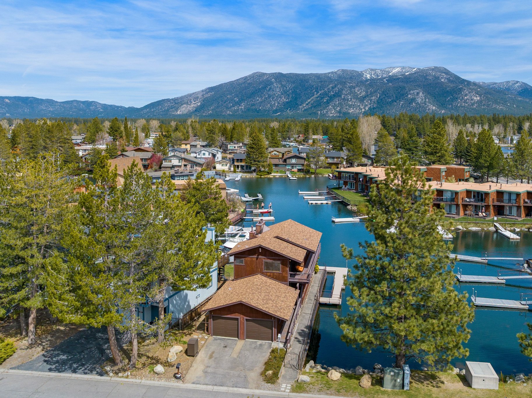  Tahoe Keys Charmer with Stunning Views - 物件實景