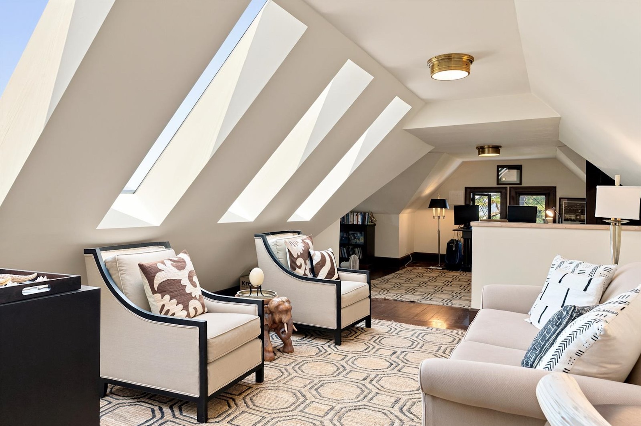  Timeless Tudor Architecture in Capitol Hill - 物件實景