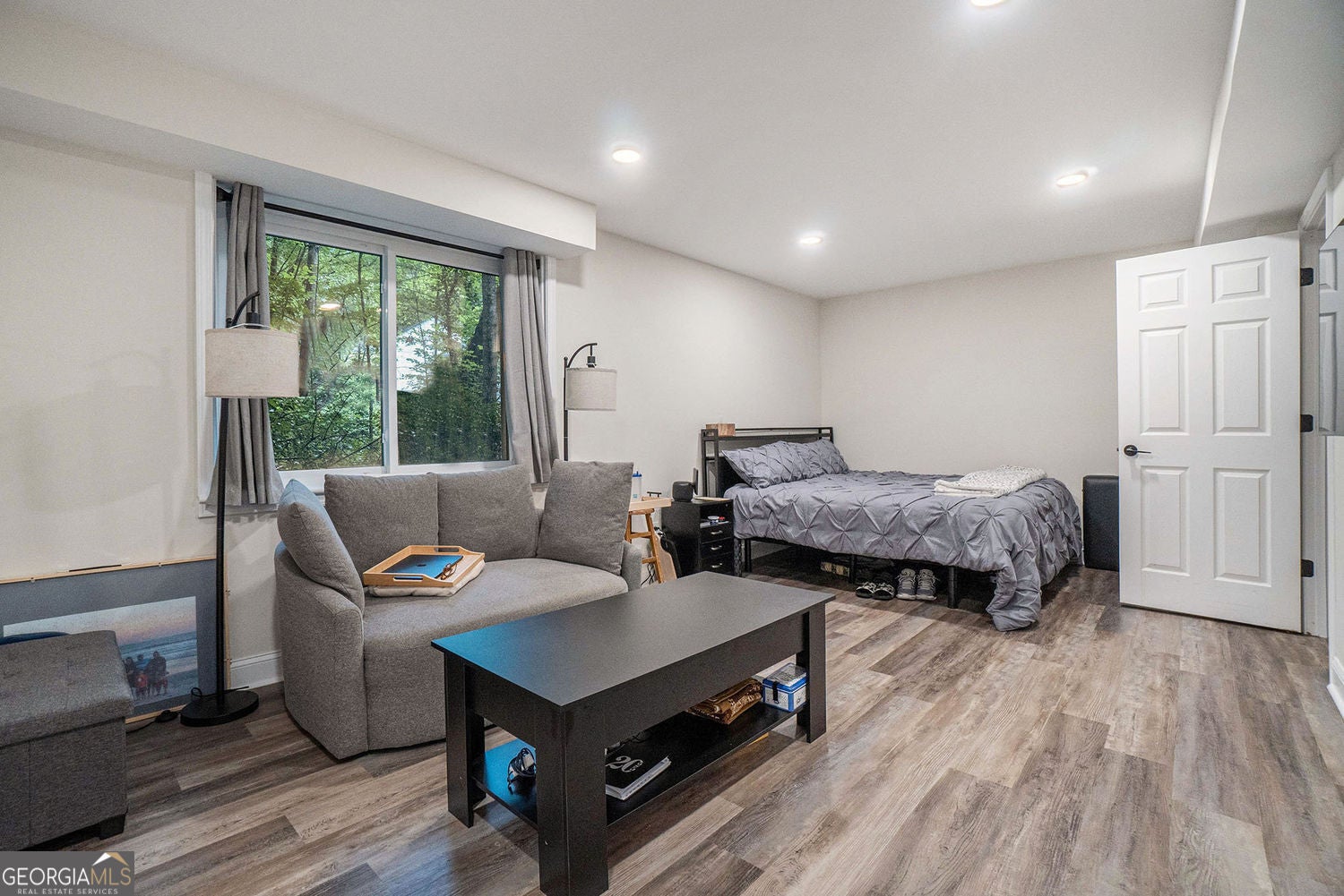 Marietta, Georgia, 30068, United States, 5 Bedrooms Bedrooms, ,5 BathroomsBathrooms,Residential,For Sale,1859085