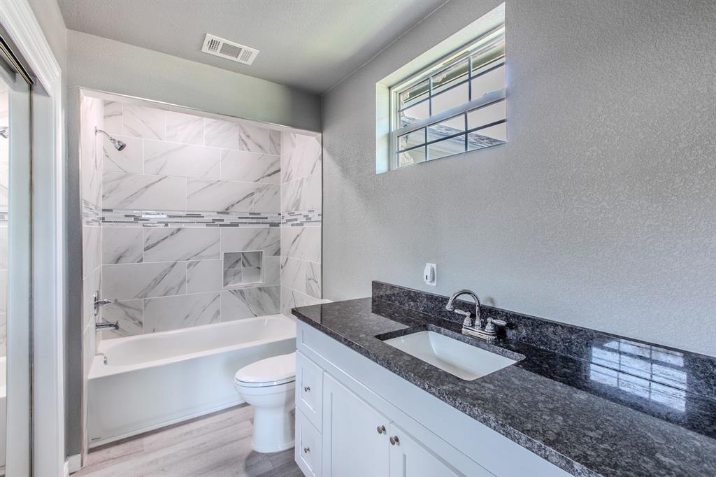 Woodway, Texas, 76712, United States, 4 Bedrooms Bedrooms, ,3 BathroomsBathrooms,Residential,For Sale,1981291