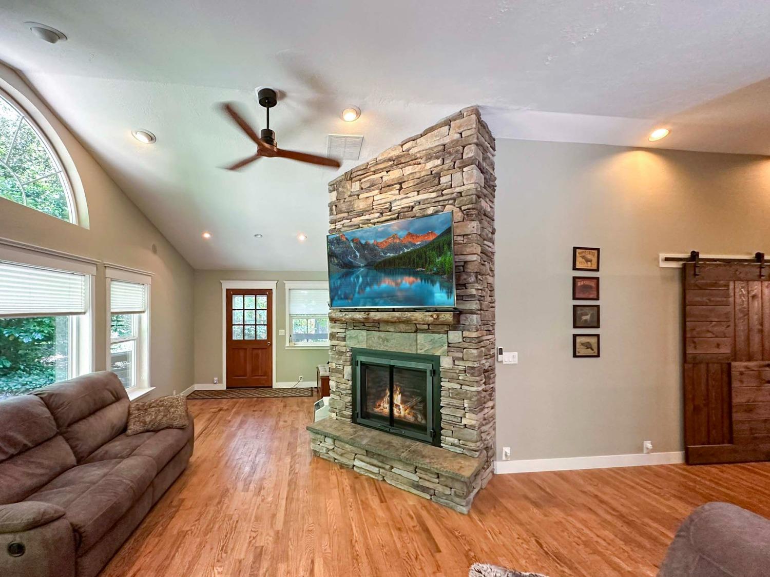 Nevada City, California, 95959, United States, 3 Bedrooms Bedrooms, ,2 BathroomsBathrooms,Residential,For Sale,1988605