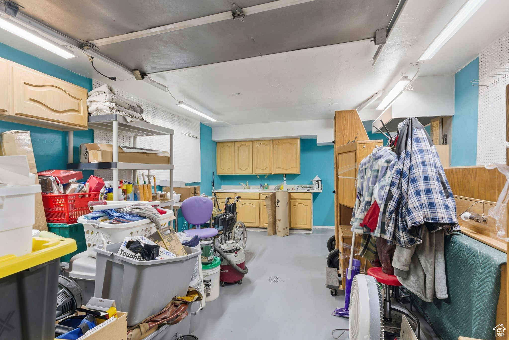 Tooele, Utah, 84074, United States, 4 Bedrooms Bedrooms, ,4 BathroomsBathrooms,Residential,For Sale,1989658