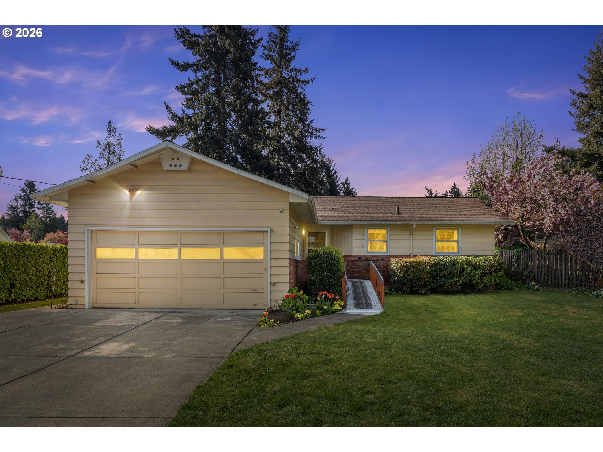 Portland, Oregon, 97230, United States, 3 Bedrooms Bedrooms, ,2 BathroomsBathrooms,Residential,For Sale,2040428