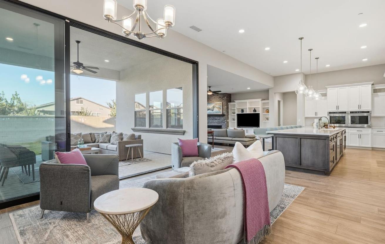 Clovis, California, 93619, United States, 4 Bedrooms Bedrooms, ,4 BathroomsBathrooms,Residential,For Sale,2010816