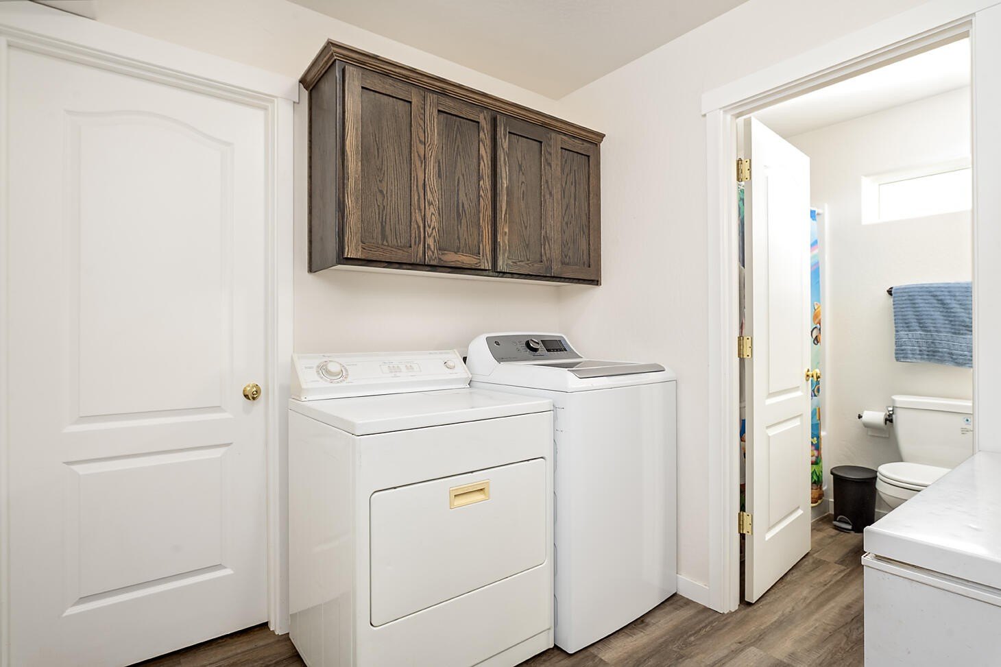 Grants Pass, Oregon, 97526, United States, 5 Bedrooms Bedrooms, ,4 BathroomsBathrooms,Residential,For Sale,1980751