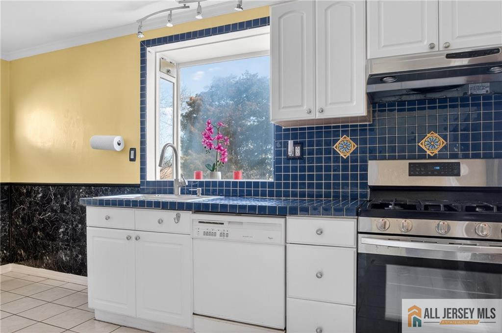 Old Bridge, New Jersey, 08857, United States, 3 Bedrooms Bedrooms, ,2 BathroomsBathrooms,Residential,For Sale,2003291