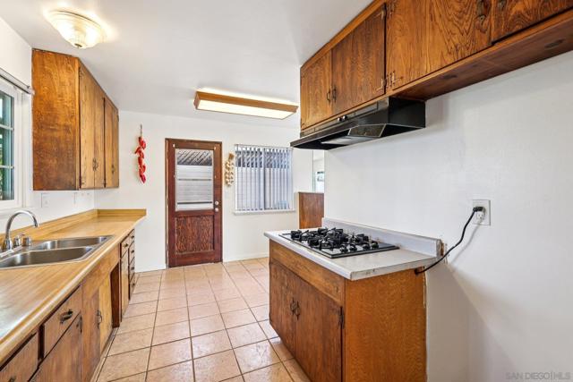 San Diego, California, 92111, United States, 3 Bedrooms Bedrooms, ,2 BathroomsBathrooms,Residential,For Sale,2007846