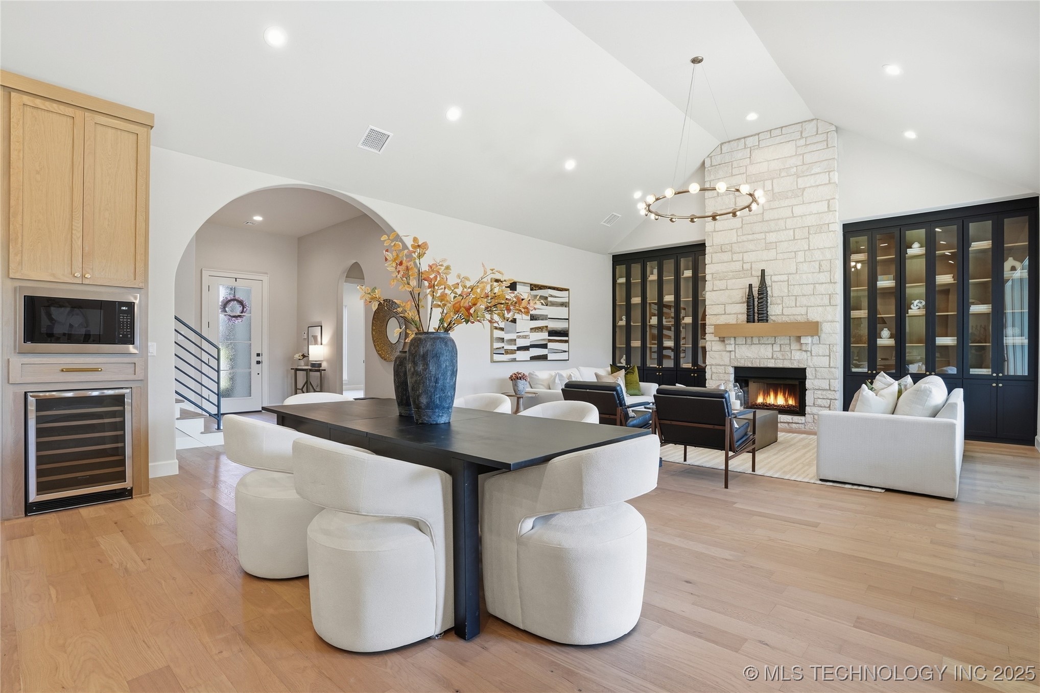 Tulsa, Oklahoma, 74114, United States, 4 Bedrooms Bedrooms, ,5 BathroomsBathrooms,Residential,For Sale,1990982