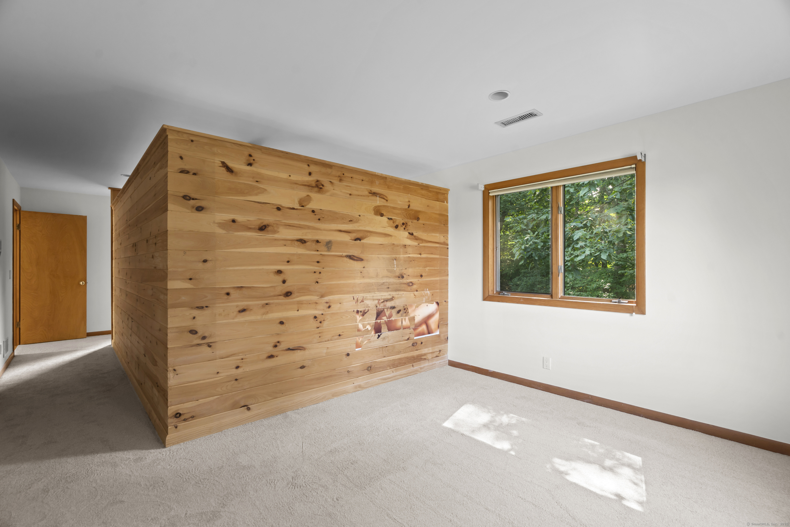 Branford, Connecticut, 06405, United States, 3 Bedrooms Bedrooms, ,3 BathroomsBathrooms,Residential,For Sale,1912319