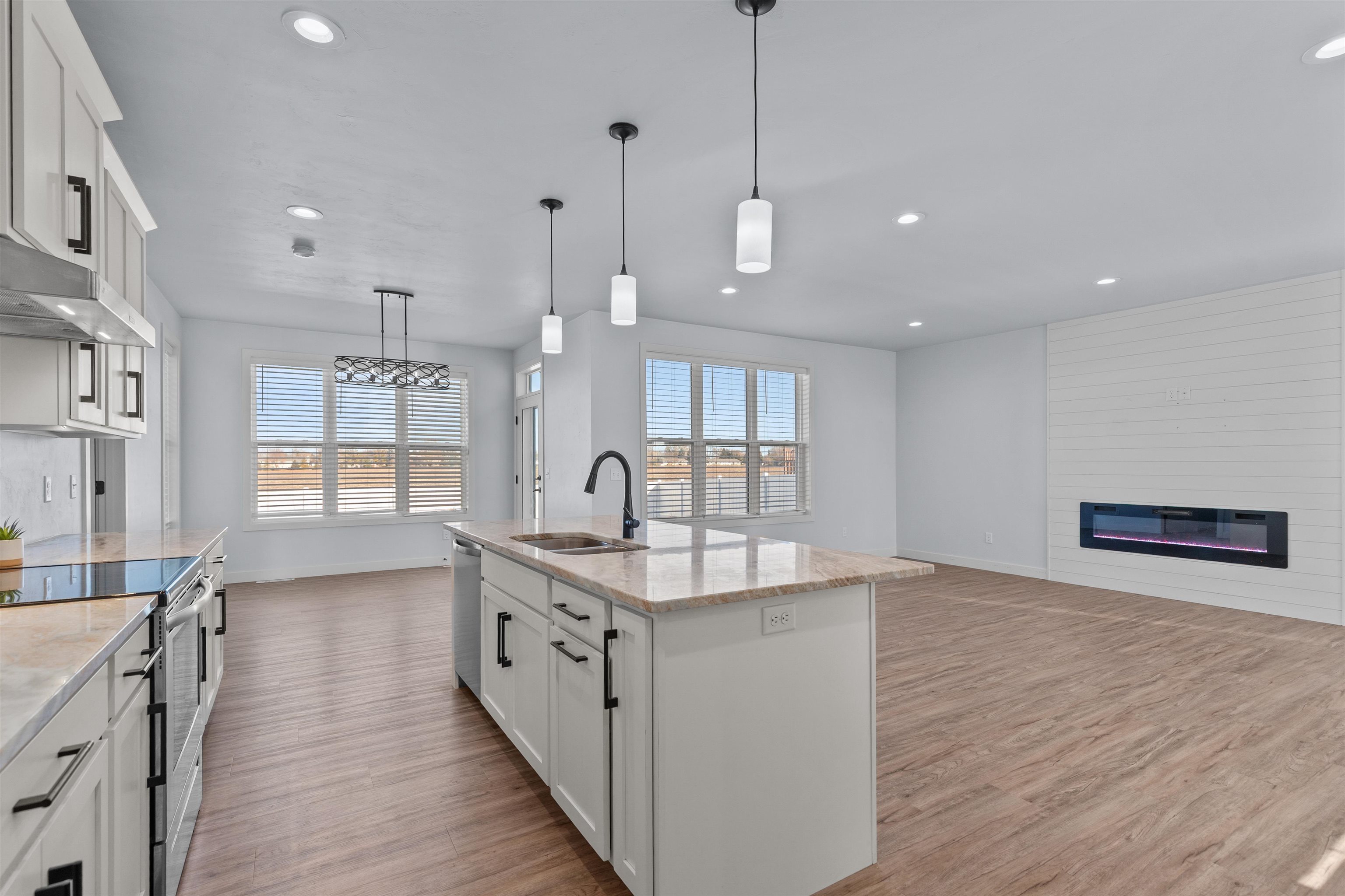 Greenville, Wisconsin, 54942, United States, 4 Bedrooms Bedrooms, ,4 BathroomsBathrooms,Residential,For Sale,1995419