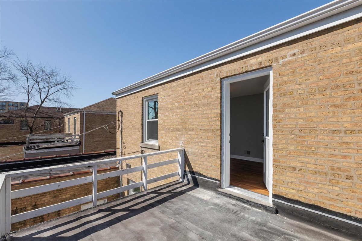Lincolnwood, Illinois, 60712, United States, 3 Bedrooms Bedrooms, ,2 BathroomsBathrooms,Residential,For Sale,1900722