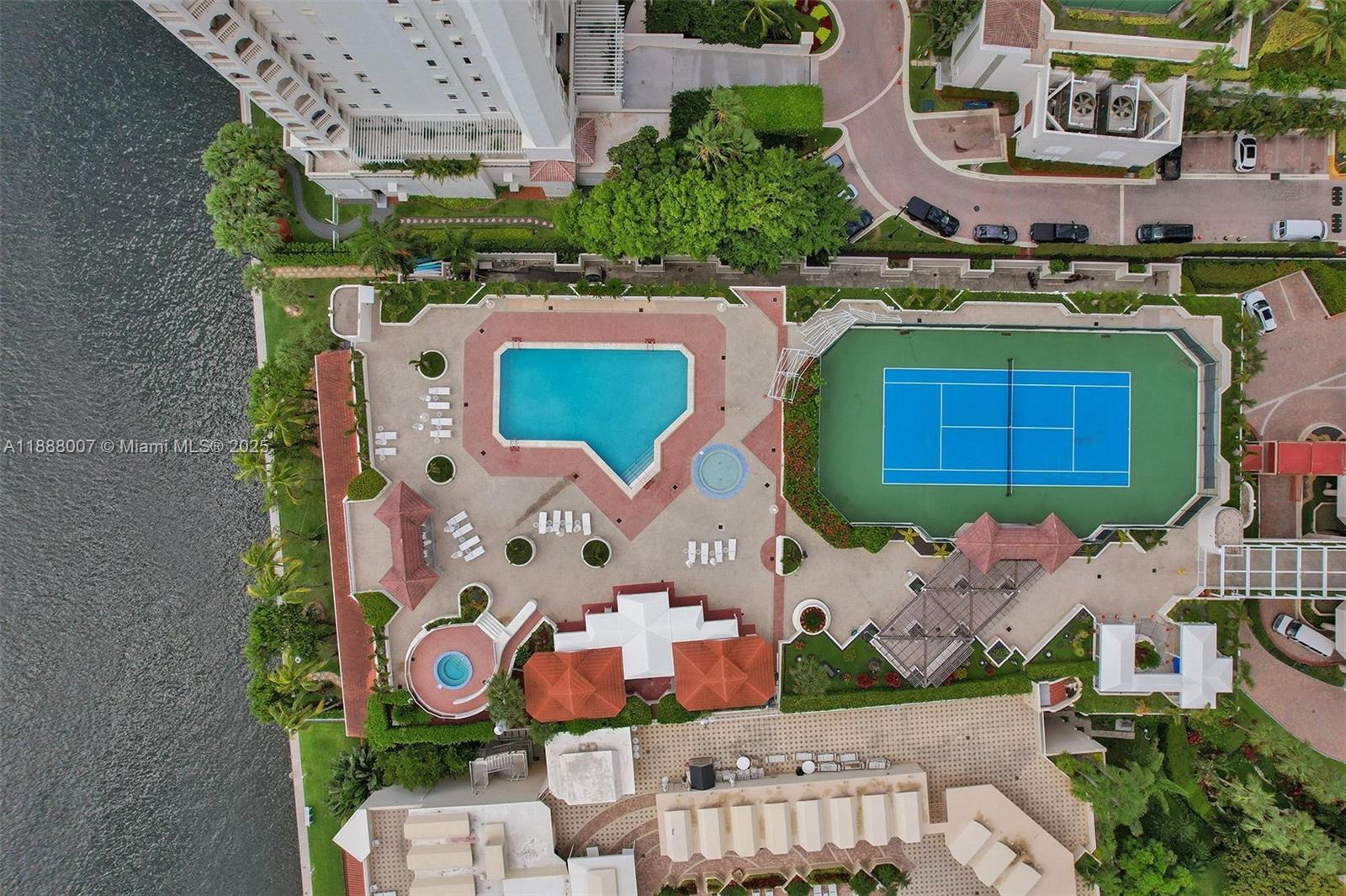 Aventura, Florida, 33180, United States, 2 Bedrooms Bedrooms, ,2 BathroomsBathrooms,Residential,For Sale,1954501