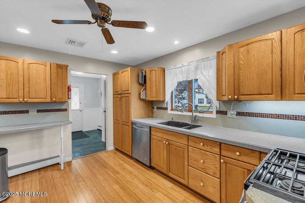 Hazlet, New Jersey, 07734, United States, 4 Bedrooms Bedrooms, ,2 BathroomsBathrooms,Residential,For Sale,1968911