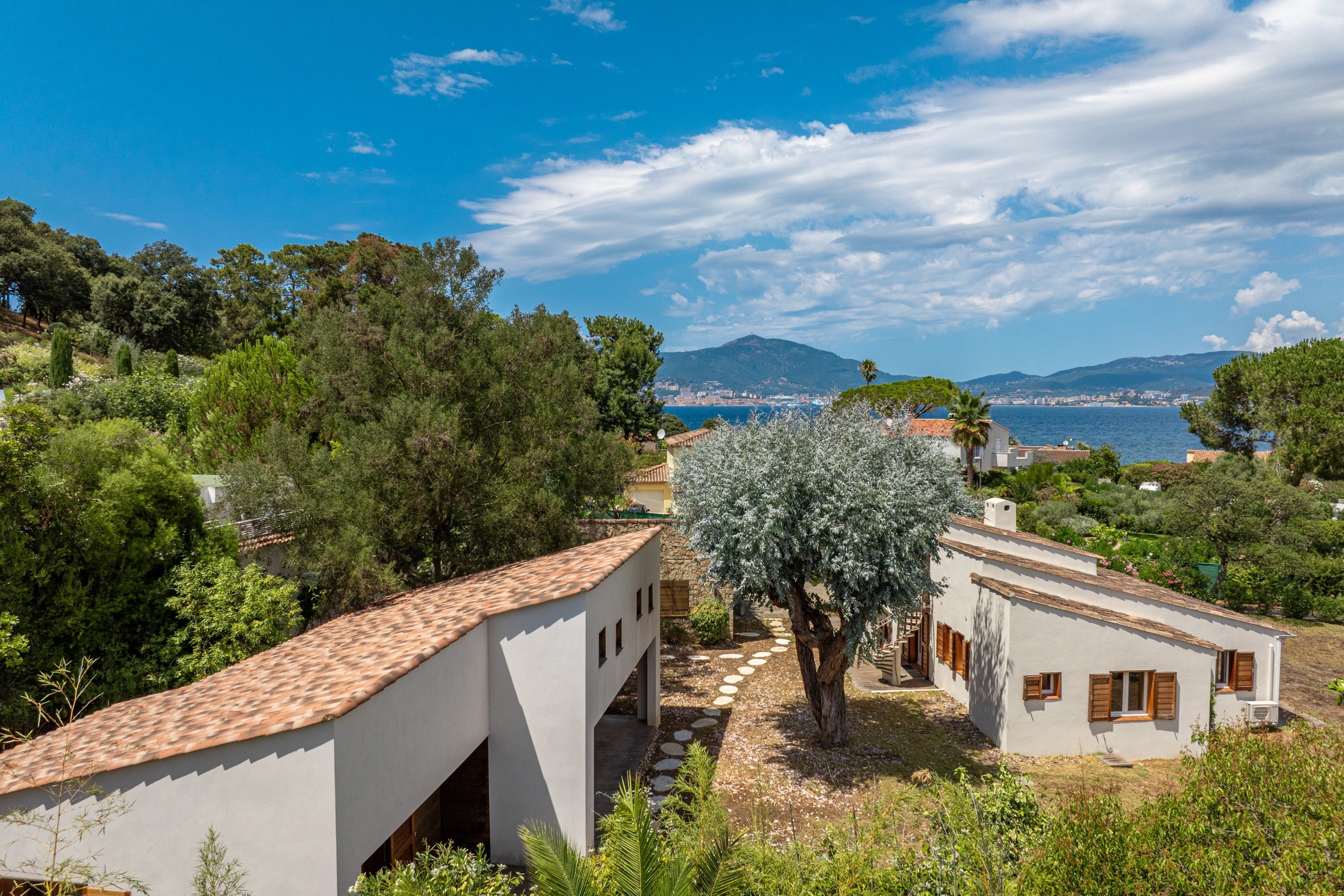  For sale : Luxury villa with dependence, sandy beaches on foot - Porticcio, Gul… - 物件實景