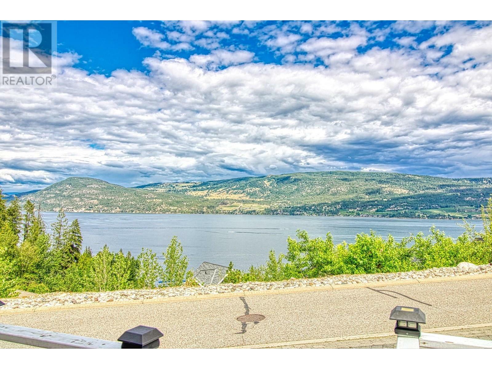 KELOWNA, British Columbia, V1Z 3R8, CA, 3 Bedrooms Bedrooms, ,2 BathroomsBathrooms,Residential,For Sale,1837259