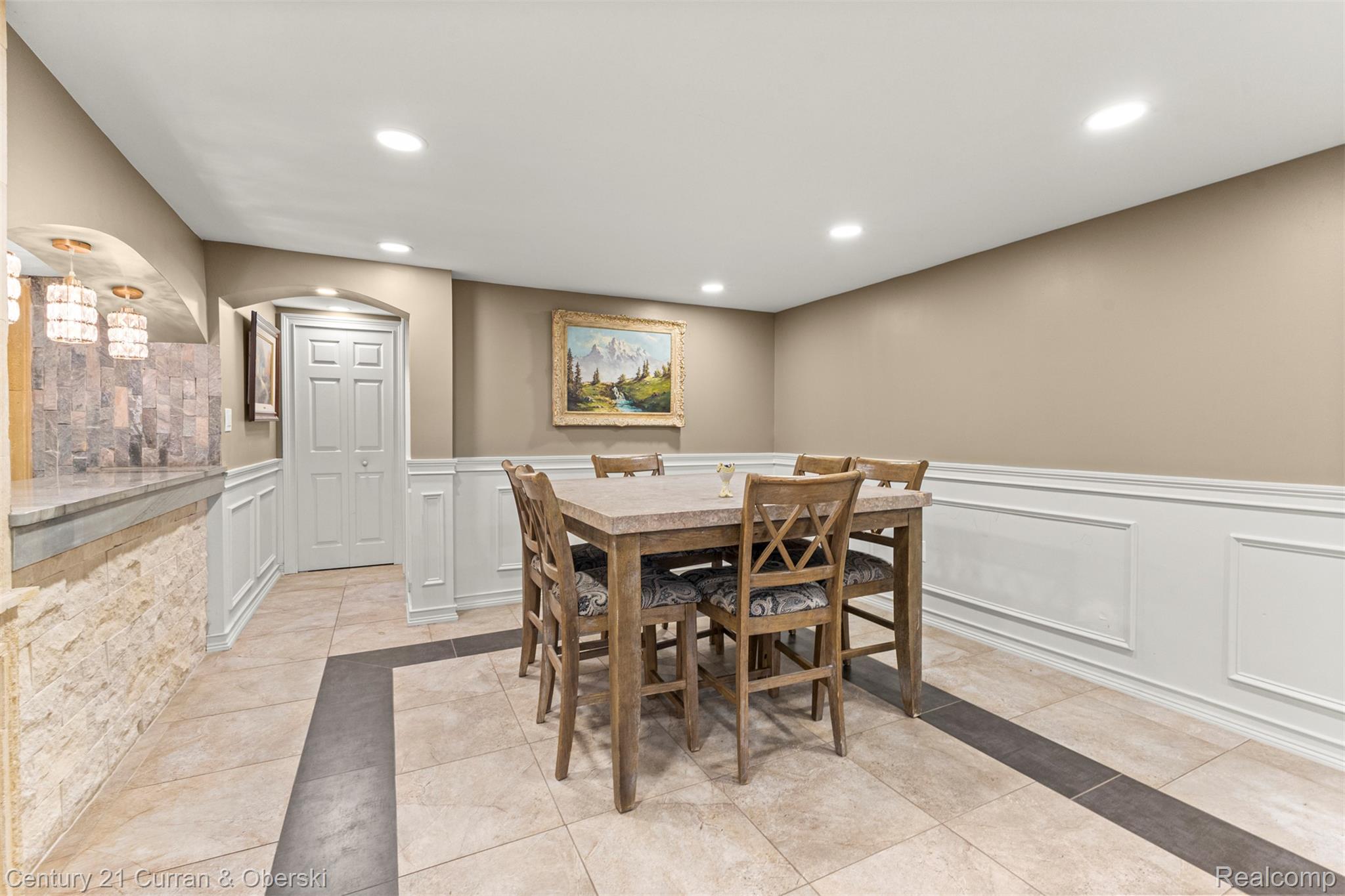 Dearborn Heights, Michigan, 48127, United States, 3 Bedrooms Bedrooms, ,3 BathroomsBathrooms,Residential,For Sale,1979966