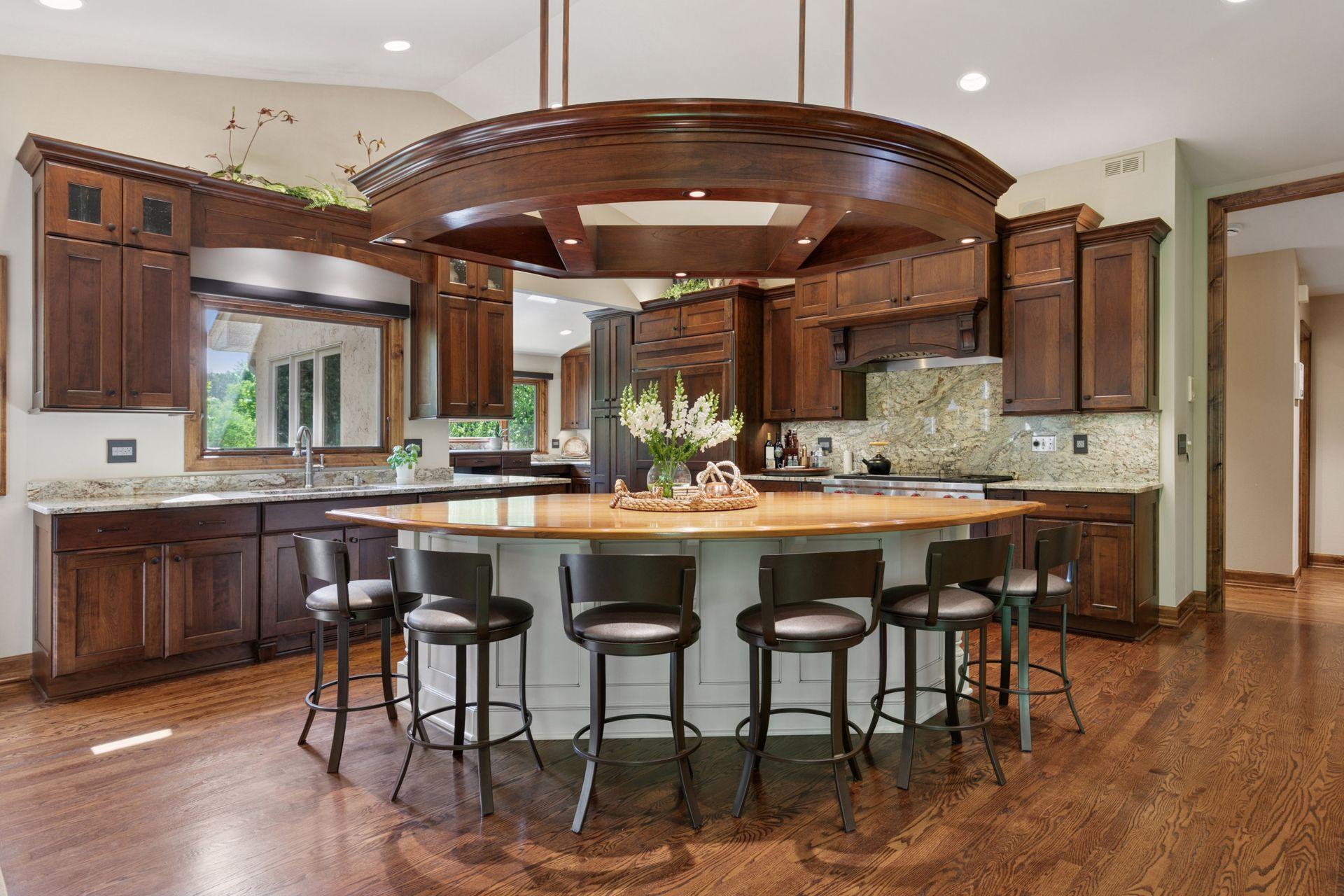 Chanhassen, Minnesota, 55318, United States, 5 Bedrooms Bedrooms, ,2 BathroomsBathrooms,Residential,For Sale,1847378