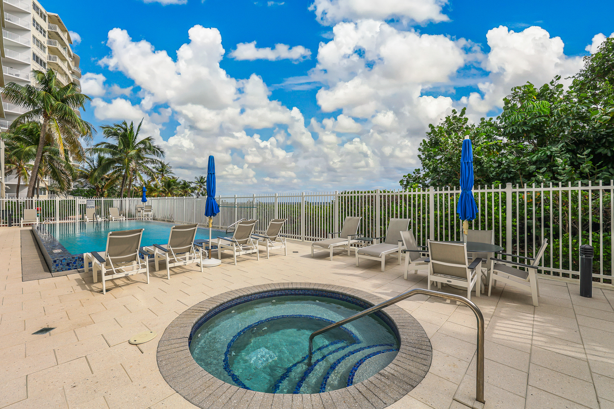  704 N Ocean Blvd, Pompano Beach, FL, 33062 - 物件實景