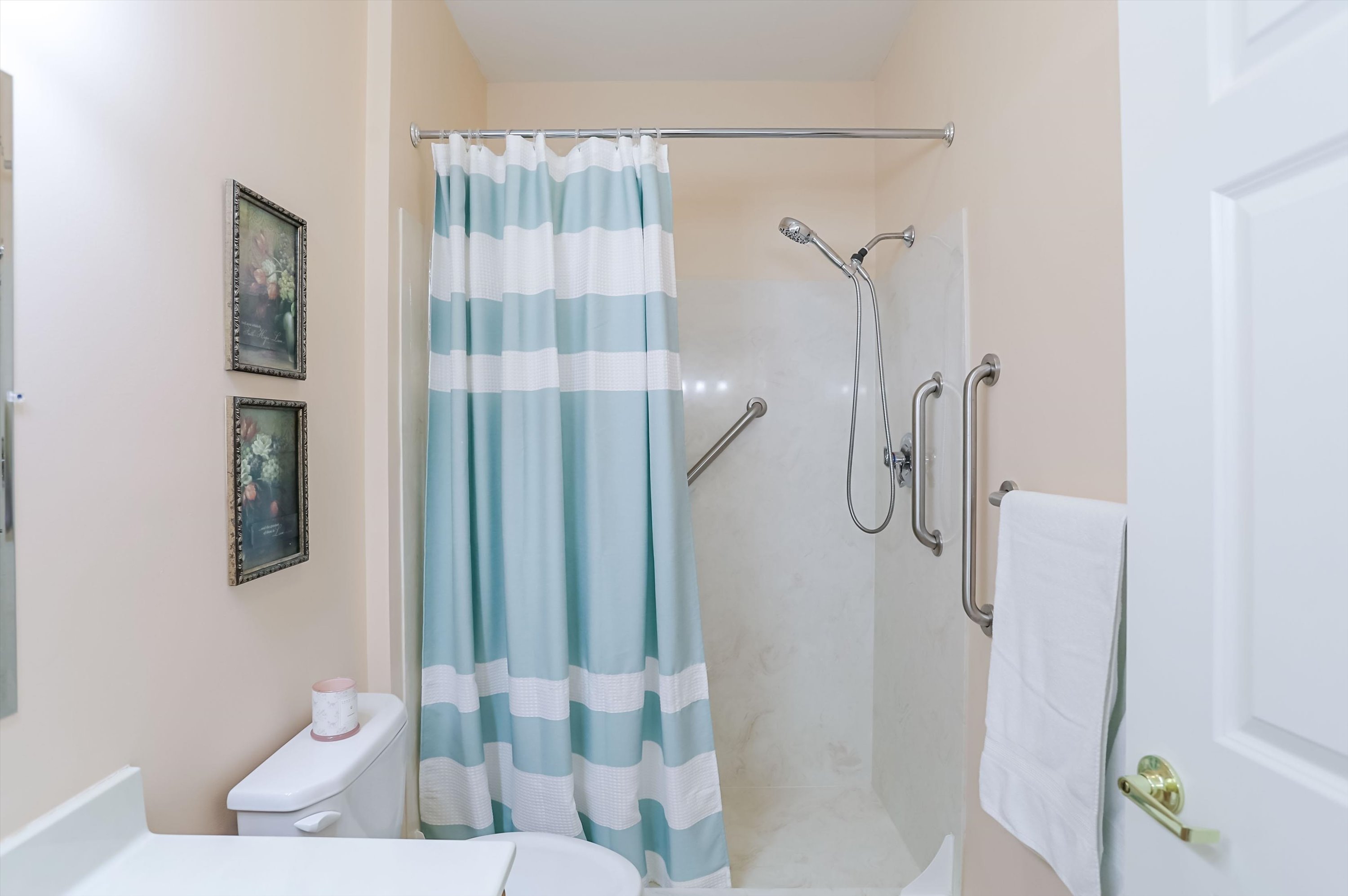  Rare 1 Level Fishers Condo - 物件實景