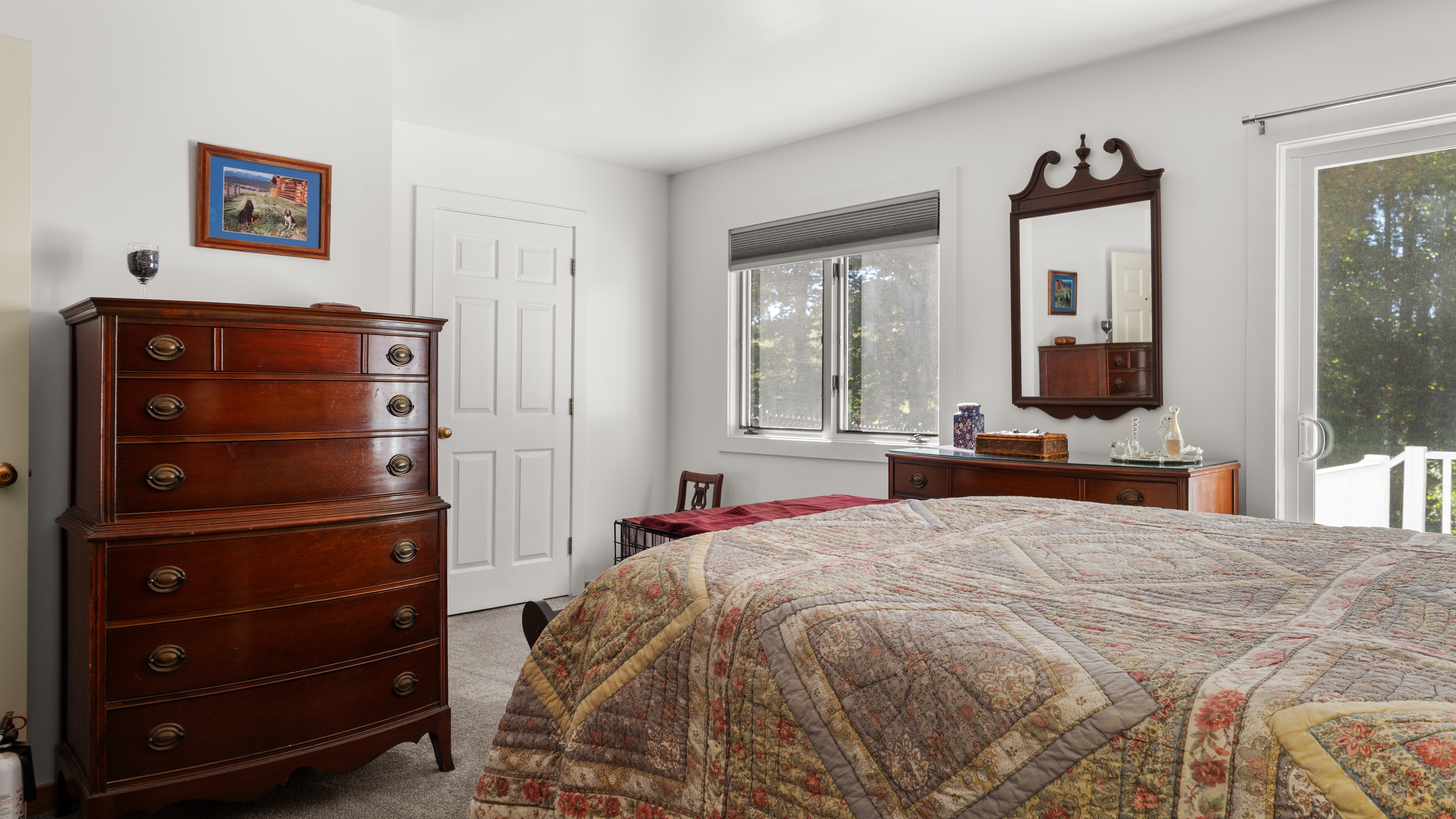  Stunning 2.4-Acre Retreat in Cornwall Estates: Updated & Move-In Ready - 物件實景