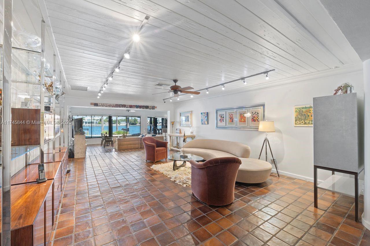 Miami Beach, Florida, 33141, United States, 4 Bedrooms Bedrooms, ,3 BathroomsBathrooms,Residential,For Sale,1711851