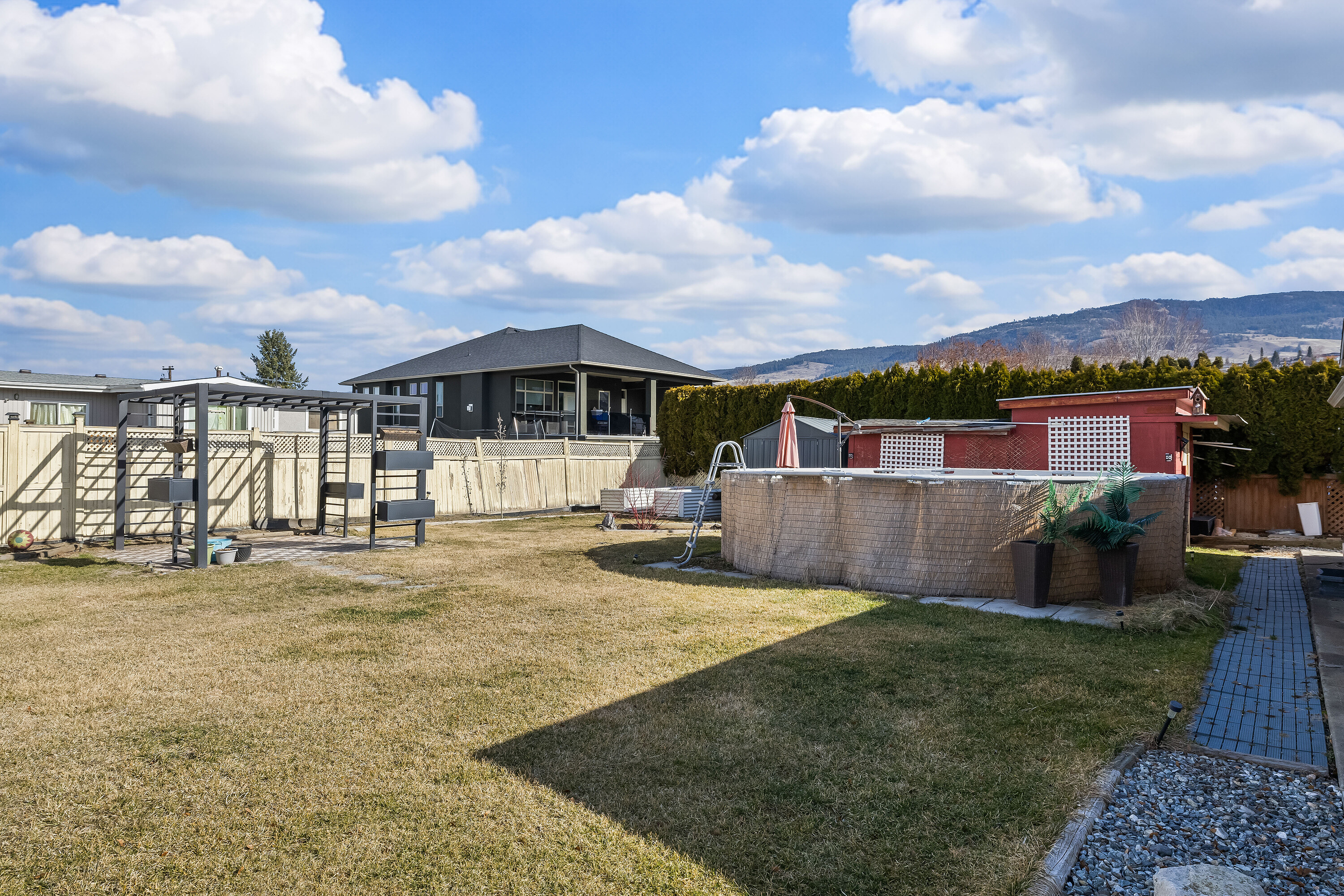  Rancher on a Flat Lot - 物件實景