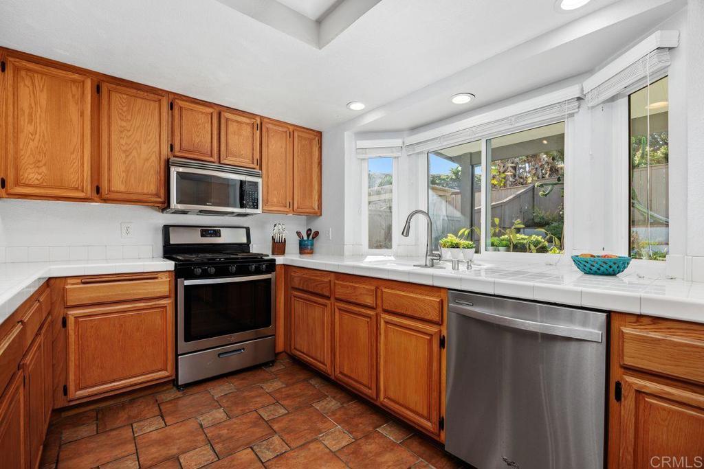 Vista, California, 92081, United States, 3 Bedrooms Bedrooms, ,3 BathroomsBathrooms,Residential,For Sale,1987768