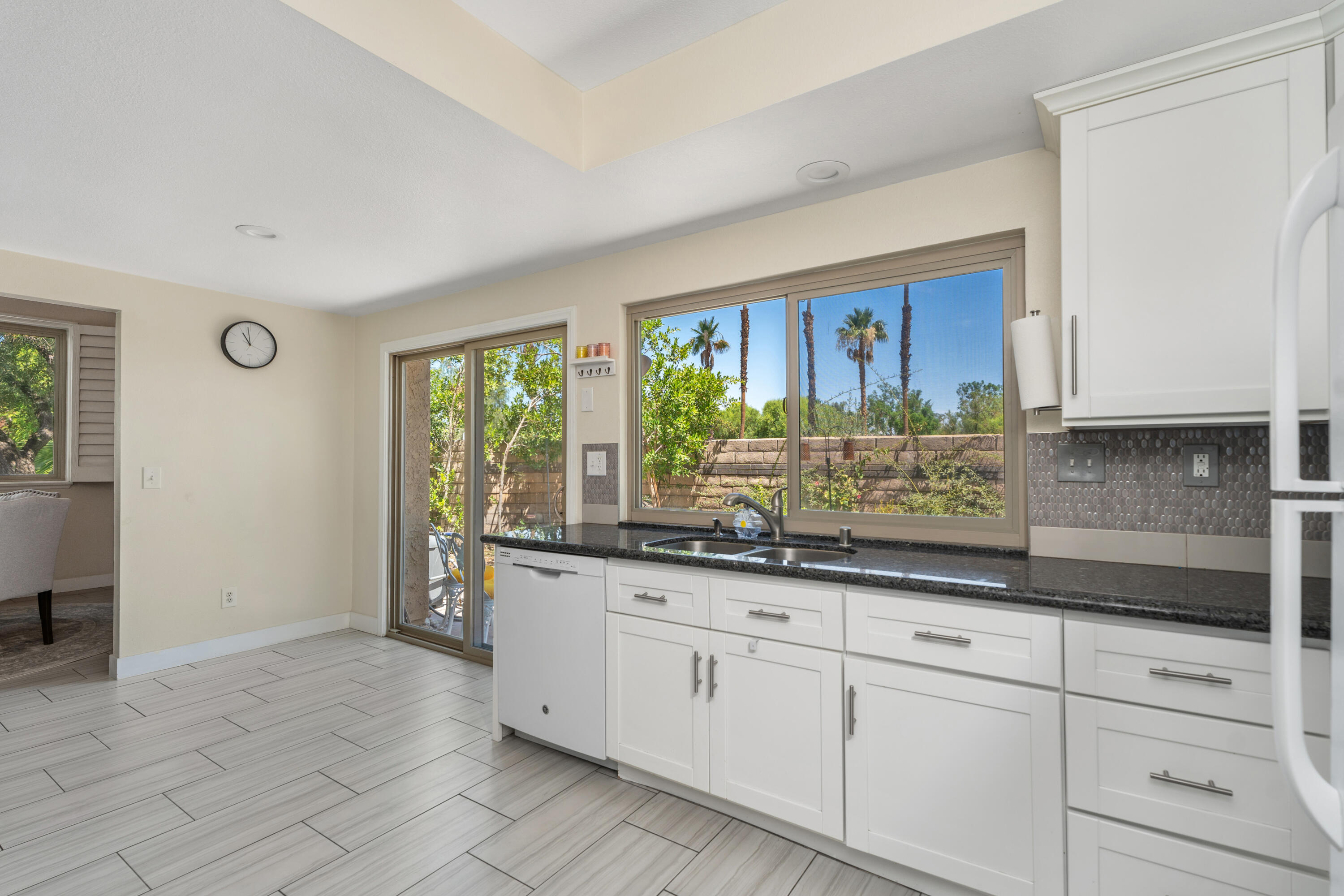 Rancho Mirage, California, 92270, United States, 2 Bedrooms Bedrooms, ,2 BathroomsBathrooms,Residential,For Sale,2002024