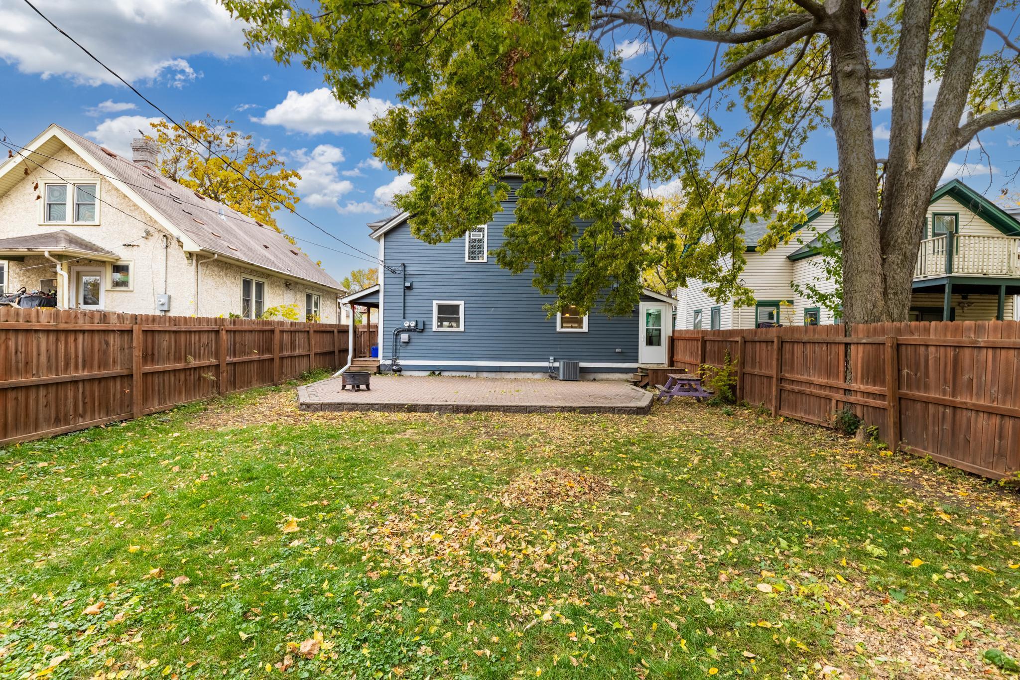 Saint Paul, Minnesota, 55102, United States, ,Residential,For Sale,1989124