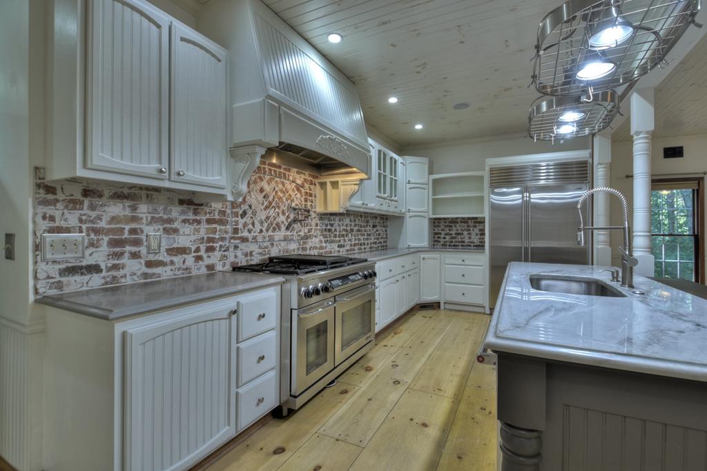 Blue Ridge, Georgia, 30513, United States, 3 Bedrooms Bedrooms, ,4 BathroomsBathrooms,Residential,For Sale,1858948