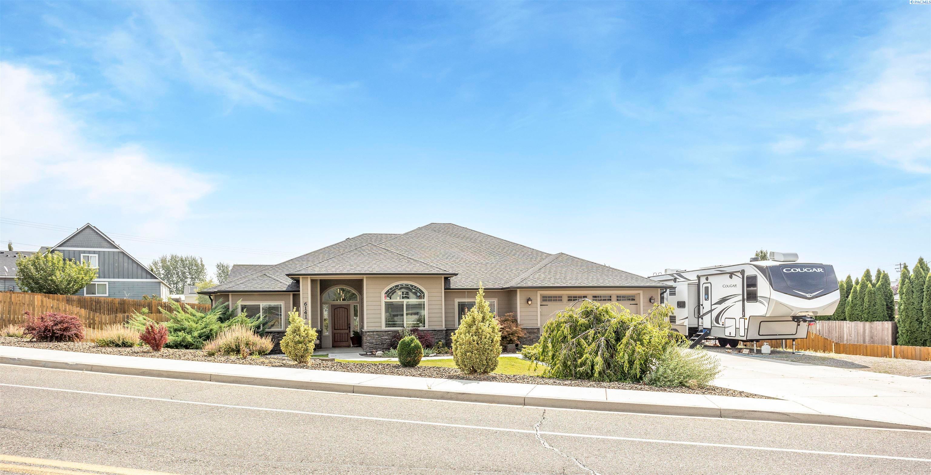 West Richland, Washington, 99353, United States, 4 Bedrooms Bedrooms, ,2 BathroomsBathrooms,Residential,For Sale,1944787