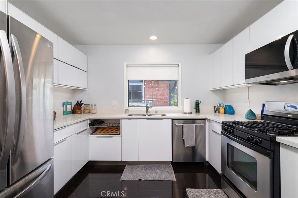 Pasadena, California, 91107, United States, 2 Bedrooms Bedrooms, ,2 BathroomsBathrooms,Residential,For Sale,1896014