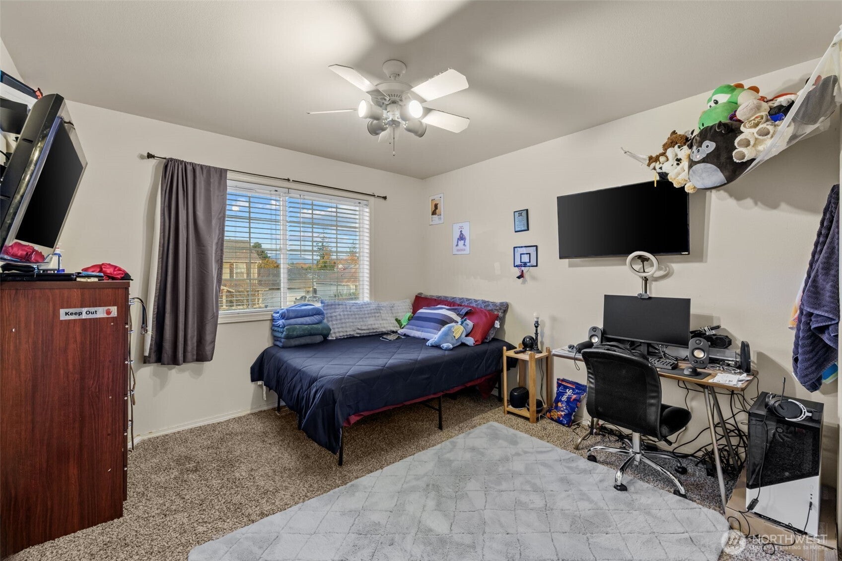 Burlington, Washington, 98233, United States, 4 Bedrooms Bedrooms, ,3 BathroomsBathrooms,Residential,For Sale,1987106