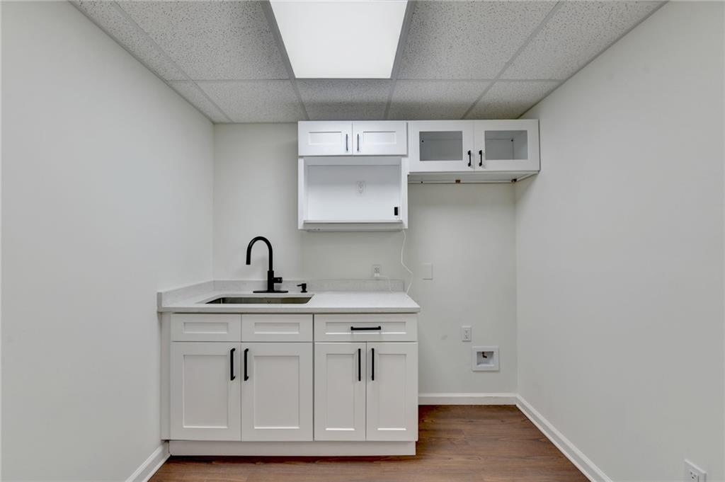 Roswell, Georgia, 30076, United States, 6 Bedrooms Bedrooms, ,3 BathroomsBathrooms,Residential,For Sale,2006214