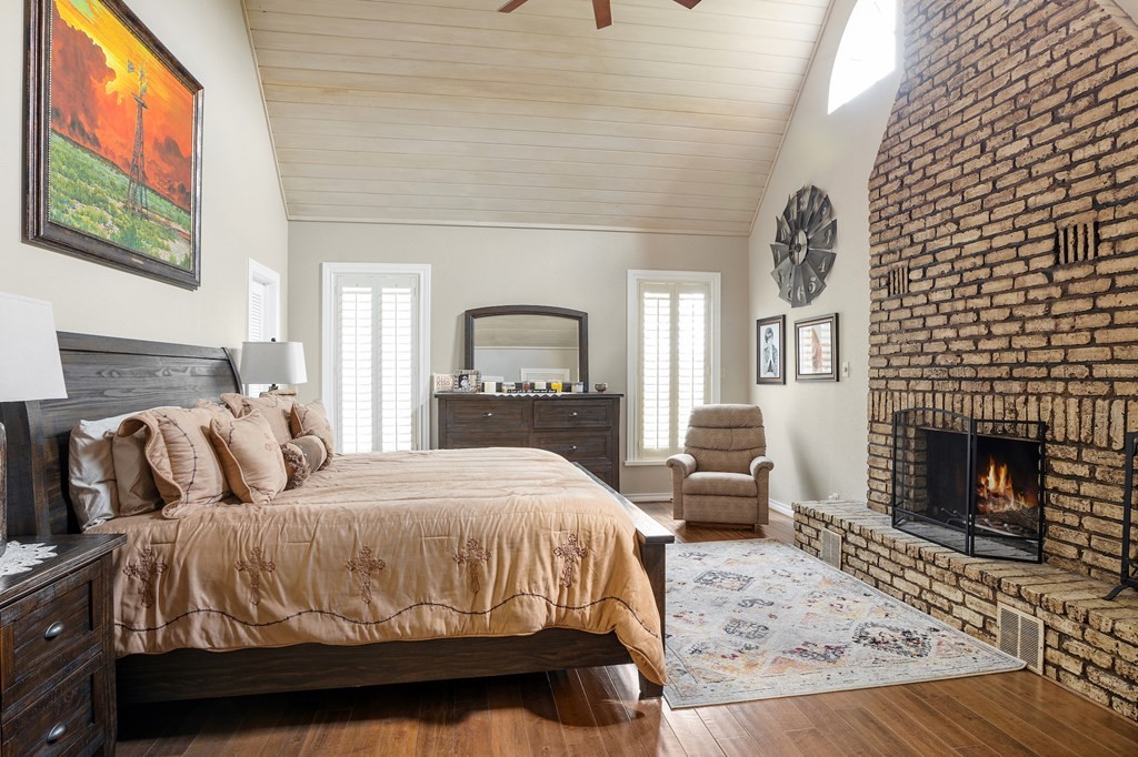 405 405 Frederick Rd, Fredericksburg, Texas, 78624, United States, 5 Bedrooms Bedrooms, ,5 BathroomsBathrooms,Residential,For Sale,405 405 Frederick Rd,1413377