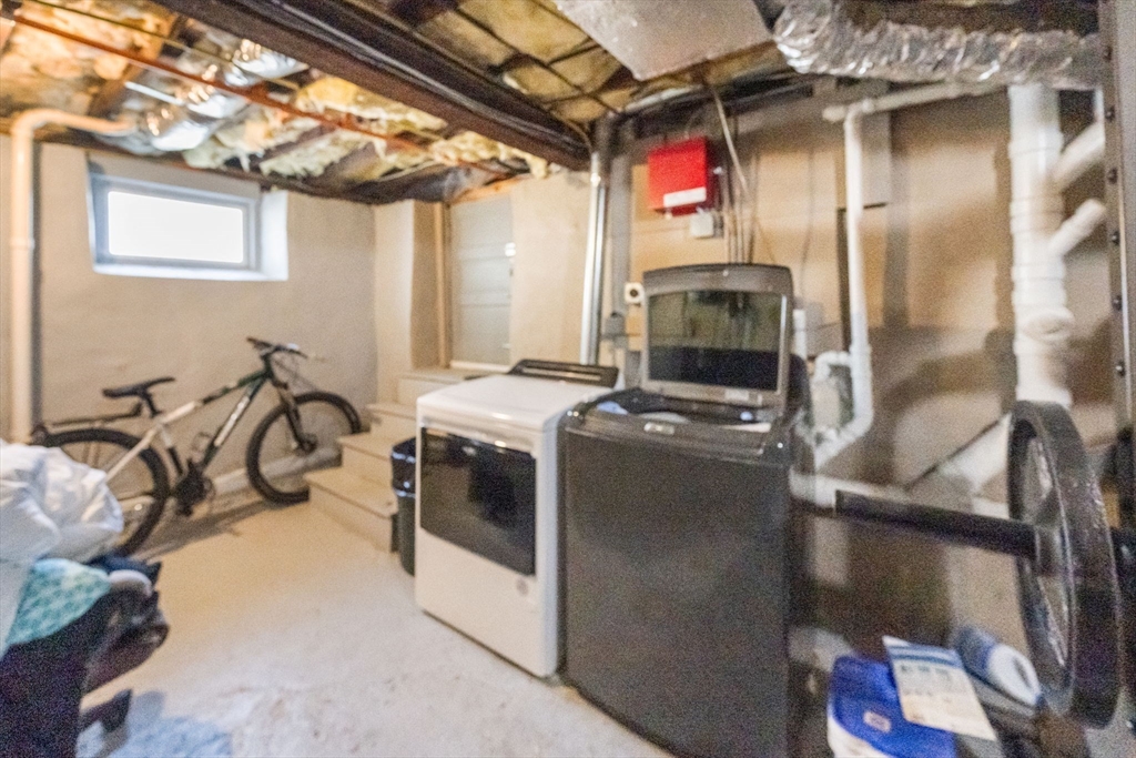Everett, Massachusetts, 02149, United States, 4 Bedrooms Bedrooms, ,2 BathroomsBathrooms,Residential,For Sale,1890305