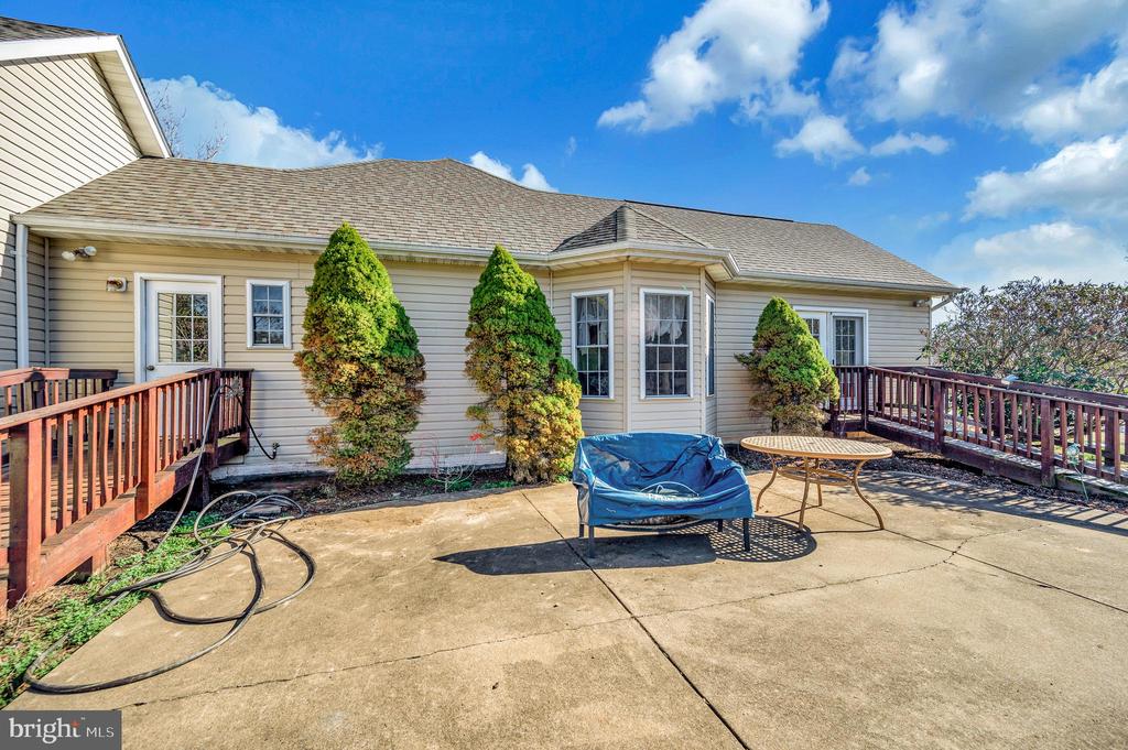 Sumerduck, Virginia, 22742, United States, 4 Bedrooms Bedrooms, ,5 BathroomsBathrooms,Residential,For Sale,2048793