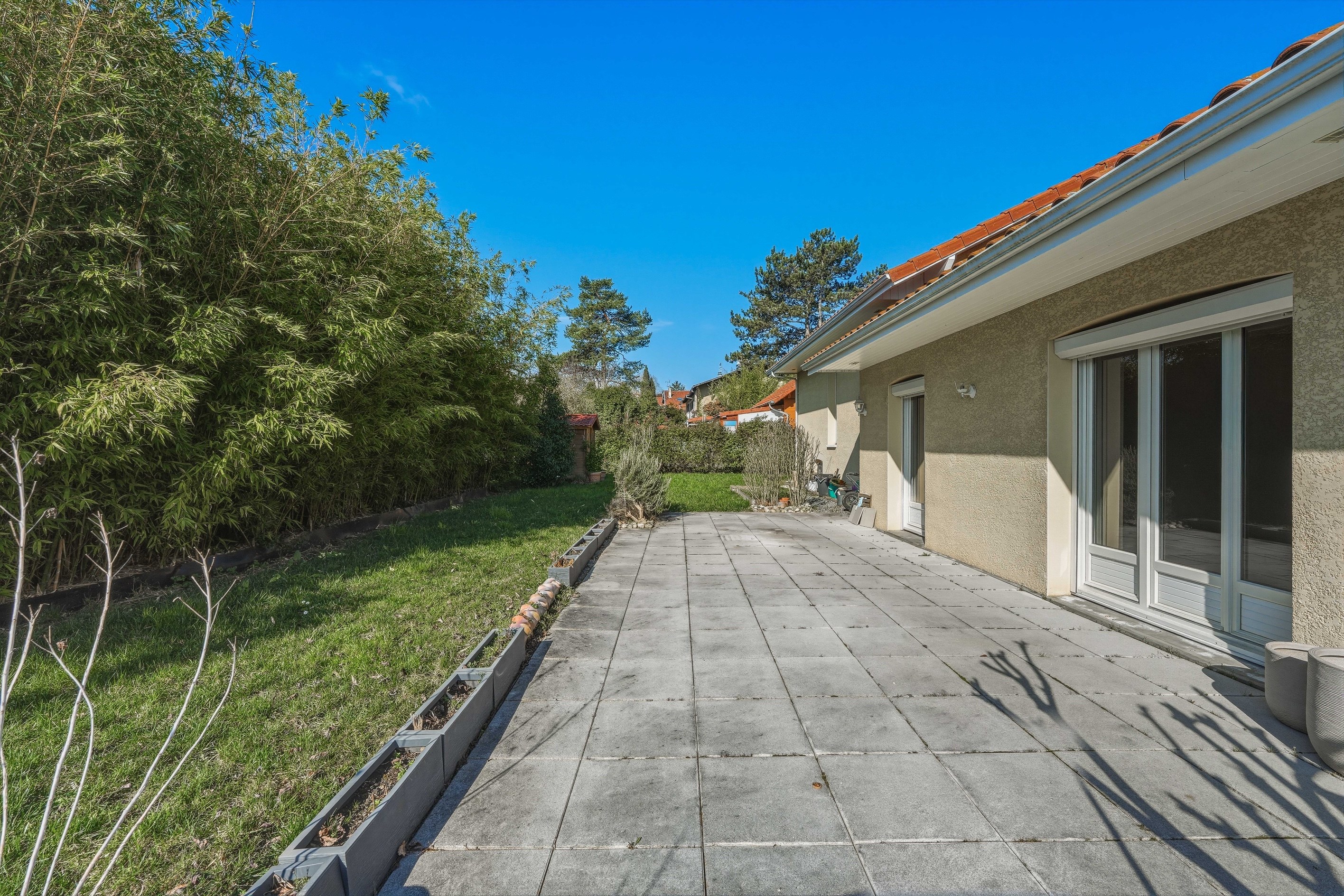  Elegant family home very close to the border in a quiet location - 物件實景