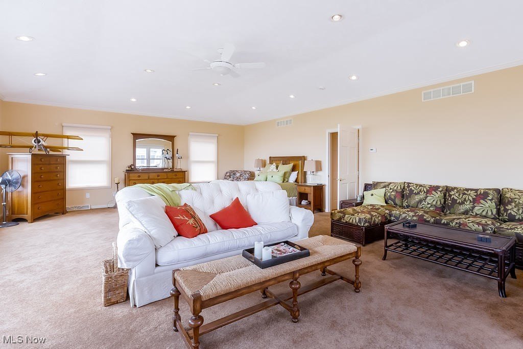 Conneaut, Ohio, 44030, United States, 7 Bedrooms Bedrooms, ,8 BathroomsBathrooms,Residential,For Sale,1977295