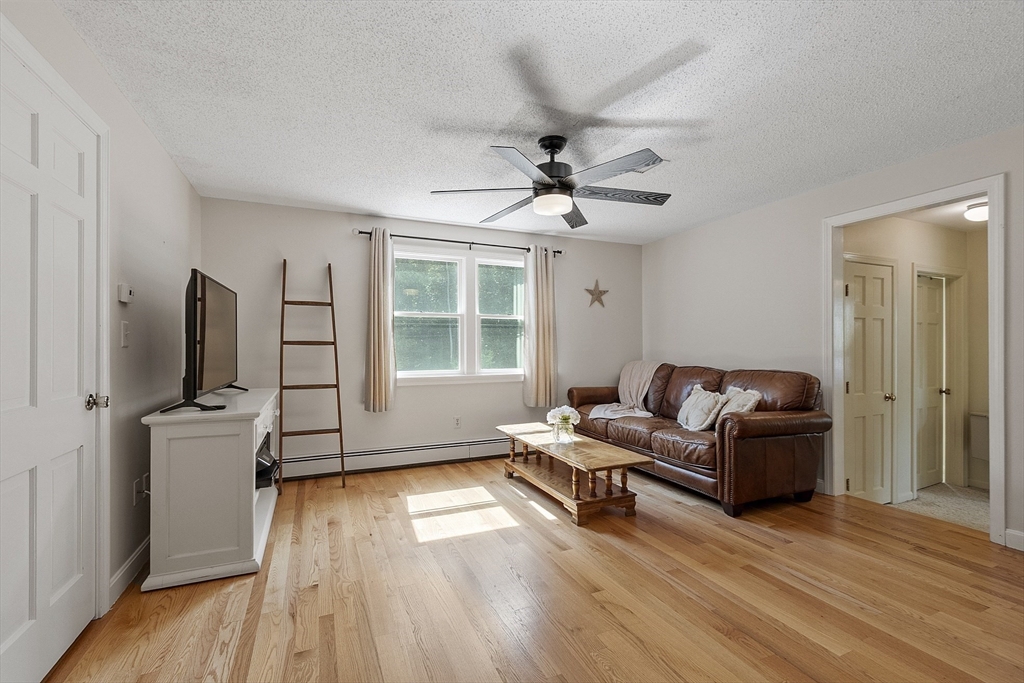 Pepperell, Massachusetts, 01463, United States, 4 Bedrooms Bedrooms, ,3 BathroomsBathrooms,Residential,For Sale,1930074